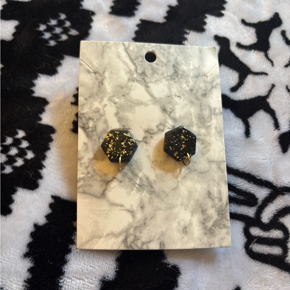 FREE W/ PURCHASE!! Black and Gold Earrings